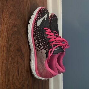 Brooks Women's Running Shoes - Black and Pink
